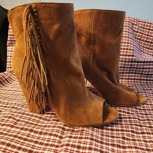 Dolce Vita Tan Suede Fringe Wedges